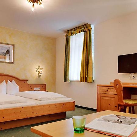 Posthotel Strengen Am Arlberg Esterno foto