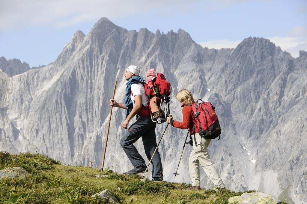 Posthotel Strengen Am Arlberg Esterno foto