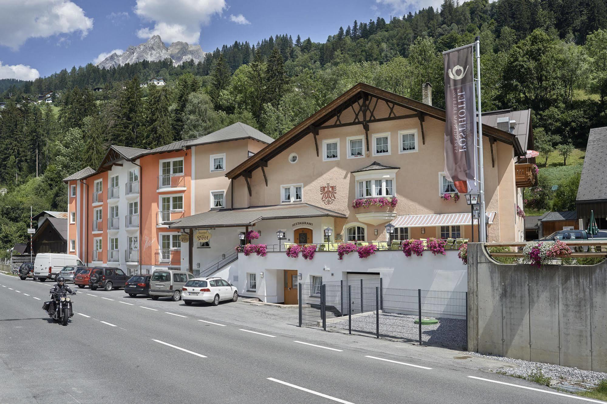 Posthotel Strengen Am Arlberg Esterno foto