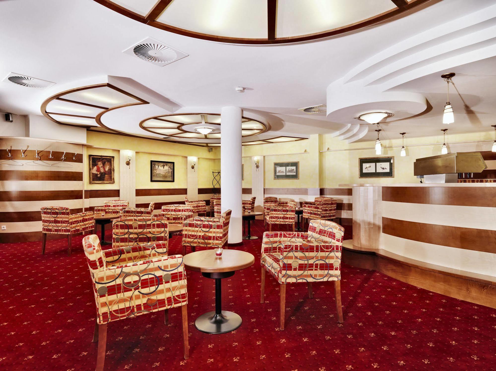 Posthotel Strengen Am Arlberg Esterno foto